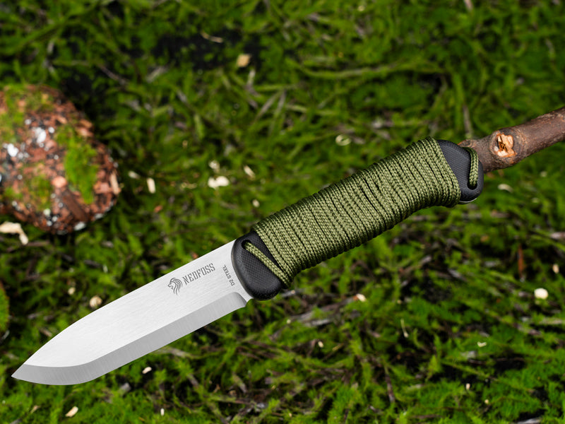 NedFoss BERGLÖWE Outdoor Messer, D2 Stahl Survival Puukko mit Skandi Schliff, 11cm Full Tang Survival Messer mit Feuerstahl, Scharfe Jagdmesser, Perfektes Bushcraft Messer, Designed in Germany