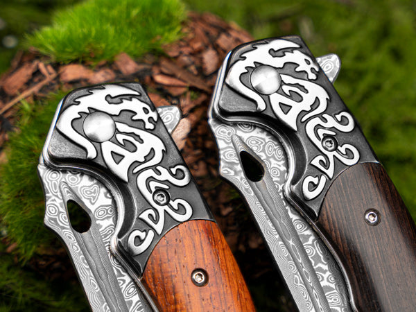 LOTHAR RHAEGAL Damast Klappmesser, Hochwertig Taschenmesser Outdoor aus 67 Lagen VG10 Damaststahl, Premium Damast Taschenmesser mit Holzgriff für Jagd, Ideal als Sammlung & Geschenk (Rosenholz)